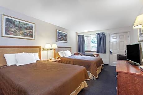 Double Room with Two Double Beds - Mobility Access/Non-Smoking