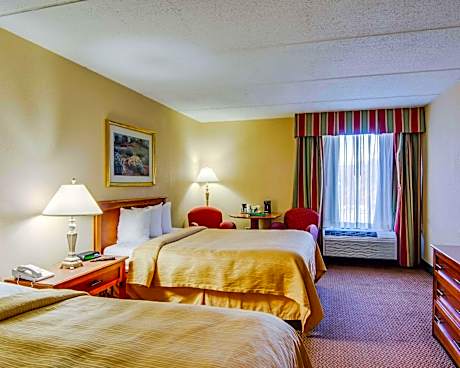 2 Double Beds, Smoking