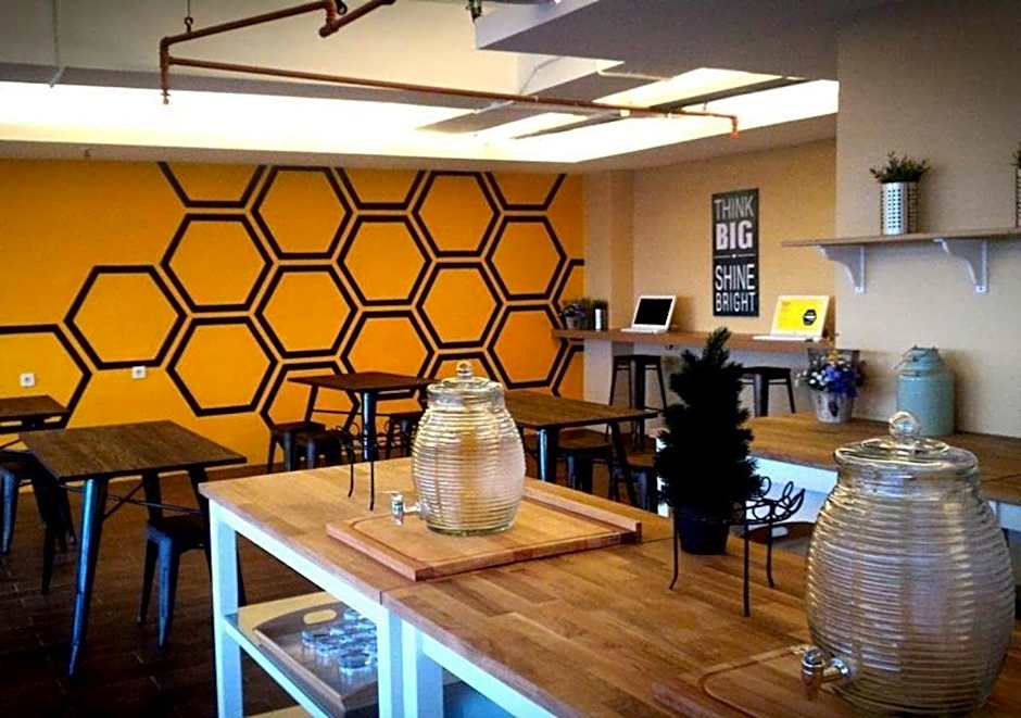 Yellow Bee Tangerang