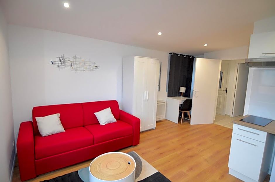 STUDIO CASSIN - next to tramway line 2 near airport