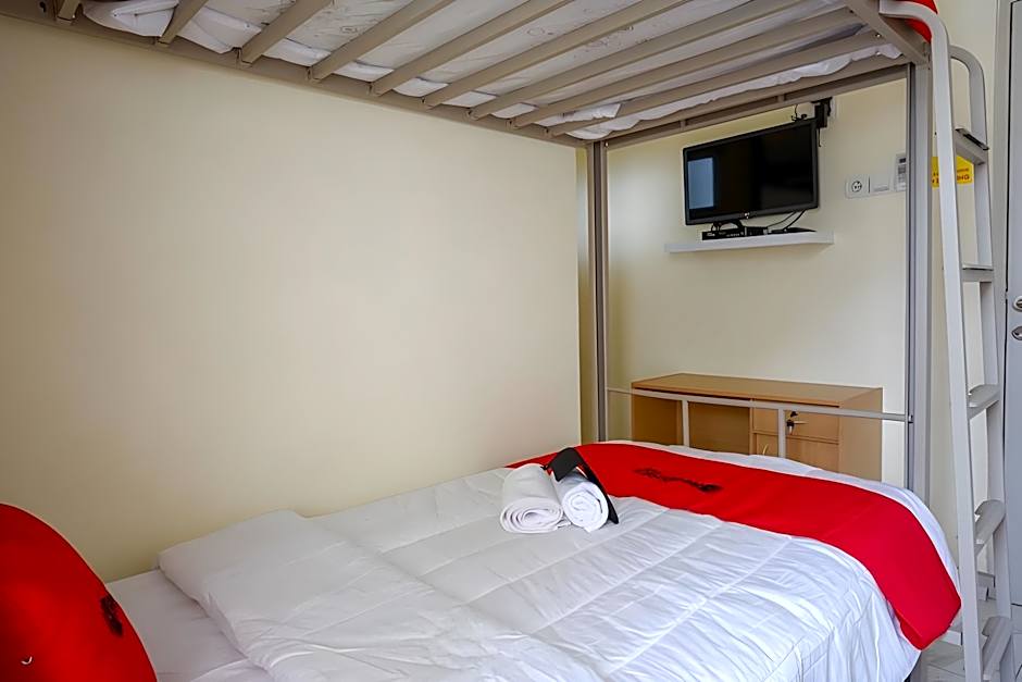 RedDoorz Hostel near Kota Lama Semarang