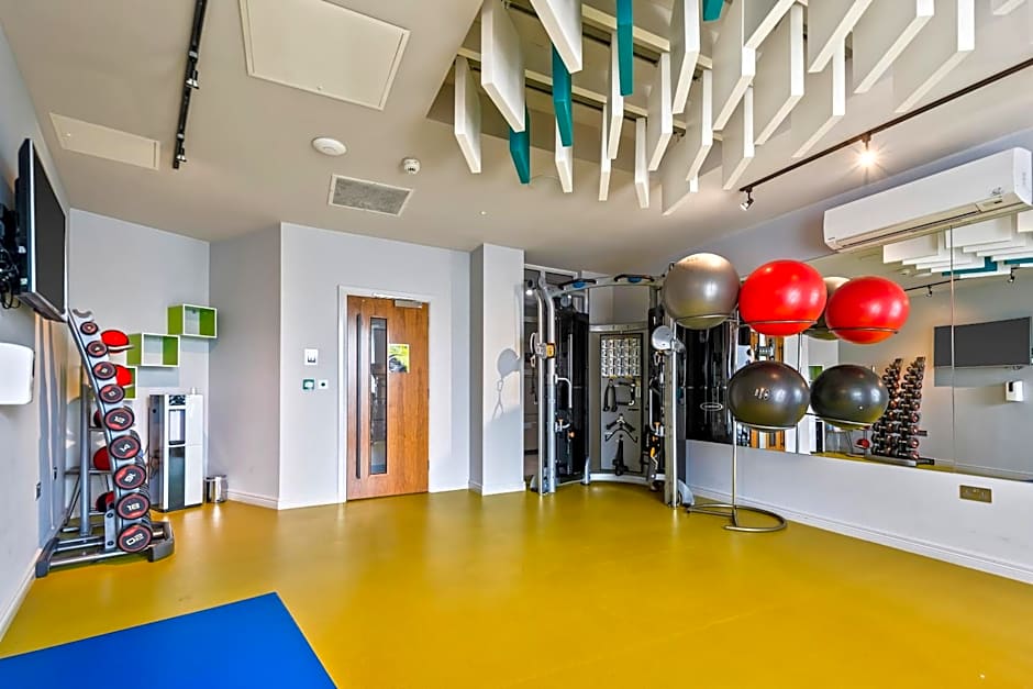 Roomzzz London Stratford