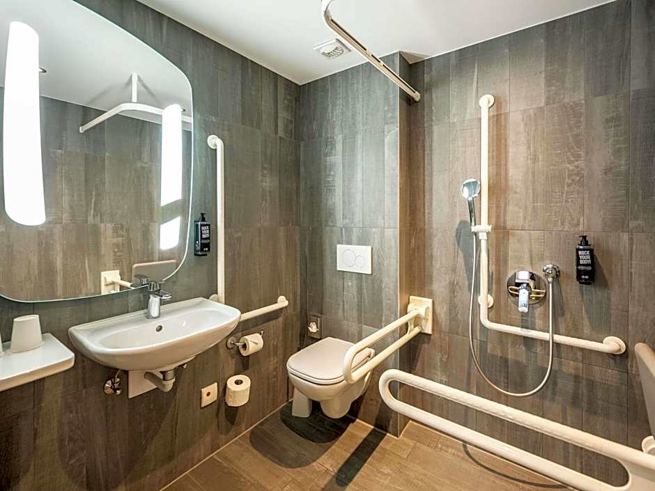 ibis Geneve Centre Lac