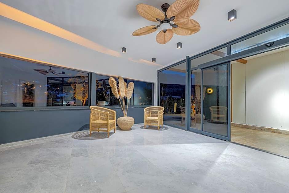 Rota Kilidonia Karaöz Suites&Villas