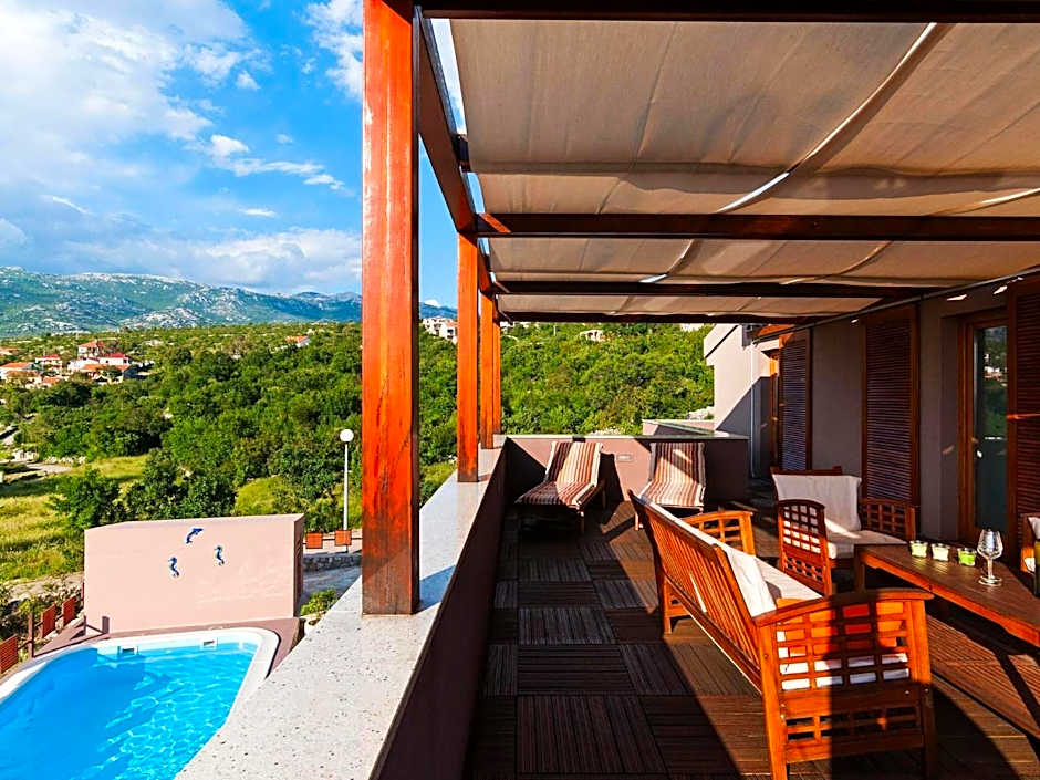 Villa in Rovanjska with Pool & Sea Views