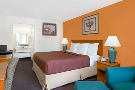 1 King Bed Mobility Accessible Room Non-Smoking
