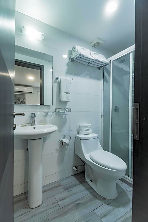 HOTEL LEMON GREEN -Zona Expo Frente al Centro de Convenciones