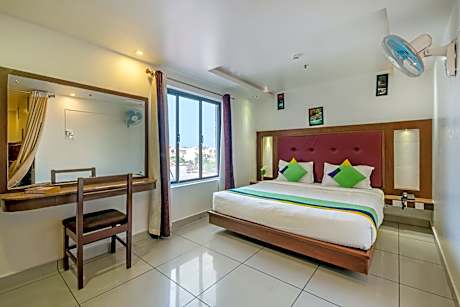 [Sanitized] Deluxe Double Room