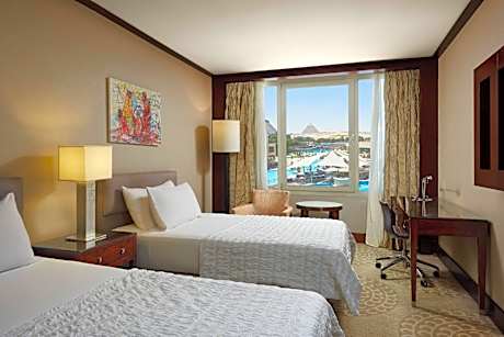 Club Room Pyramids, Club level, Deluxe Guest room, 2 Twin, Pyramids view, High floor