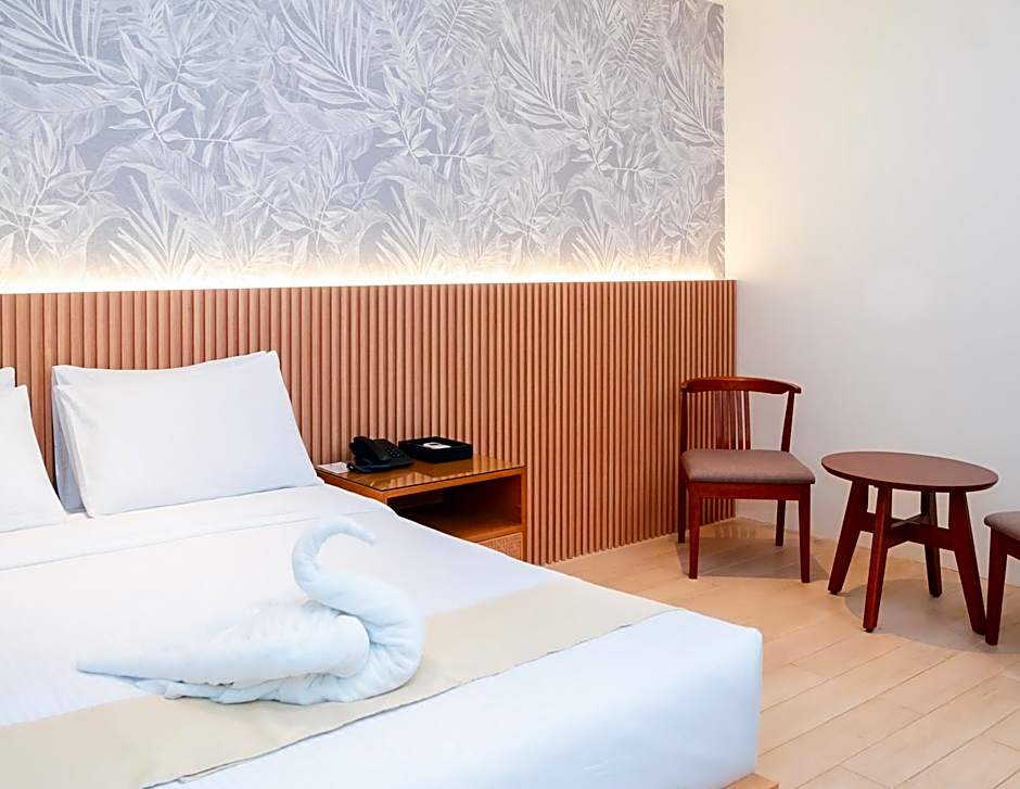 Dumaguete Royal Suite Inn