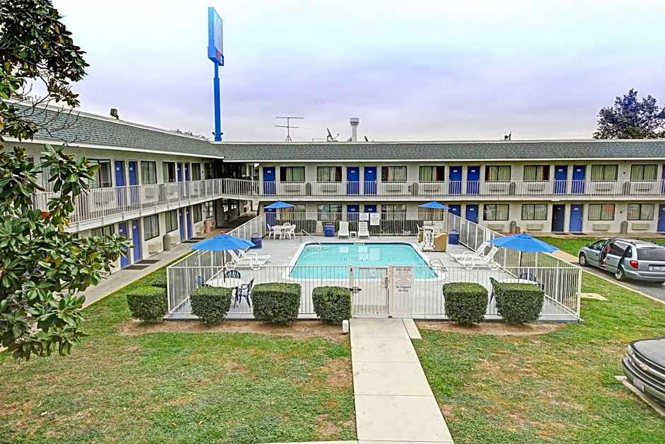 Motel 6-San Marcos, TX