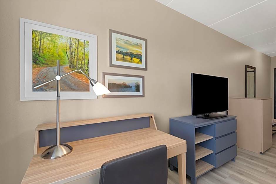 La Quinta Inn & Suites by Wyndam Knoxville West