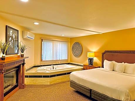 No Pet -- Admiral King Suite