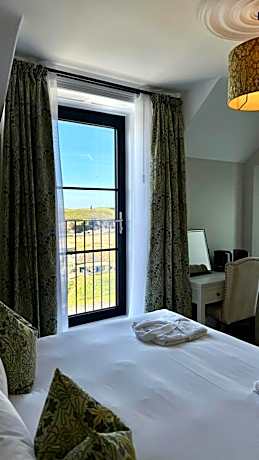 Deluxe Double or Twin Room with Sea View