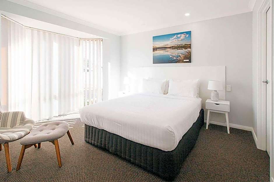 Quality Suites Banksia Gardens WA