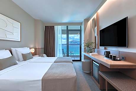 Double Room with Sea View (2 Adults + 1 Child)