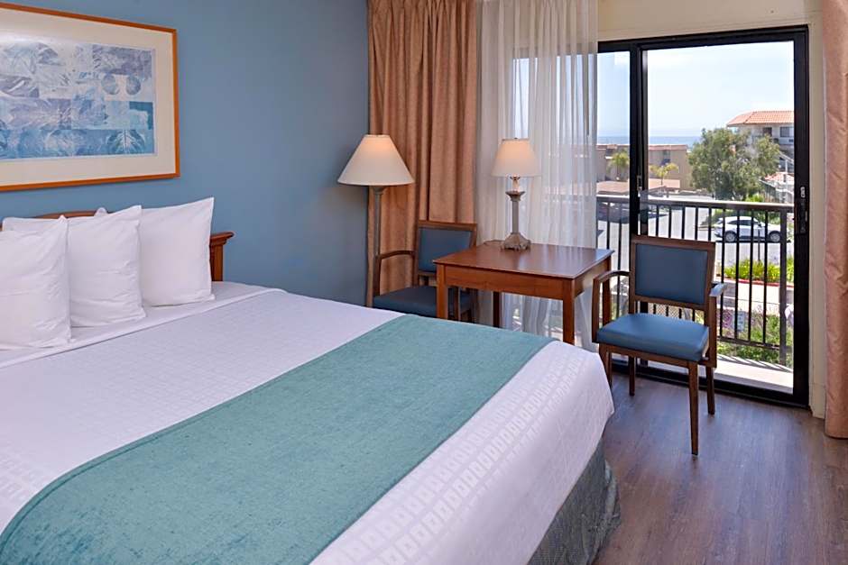 Edgewater Inn and Suites