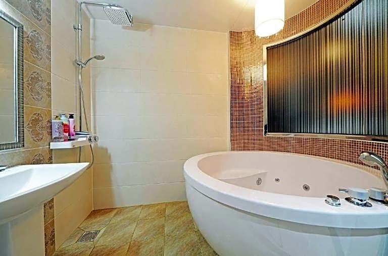 Zara Hotel Peace Square