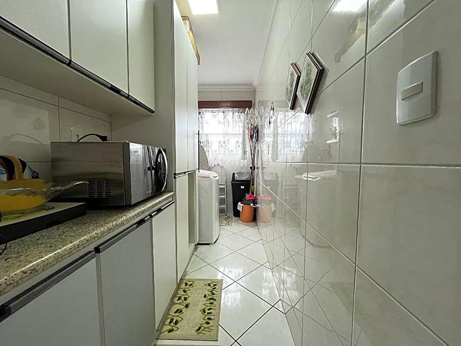 B250 - Apto 3 quartos com vista mar sobre Avenida