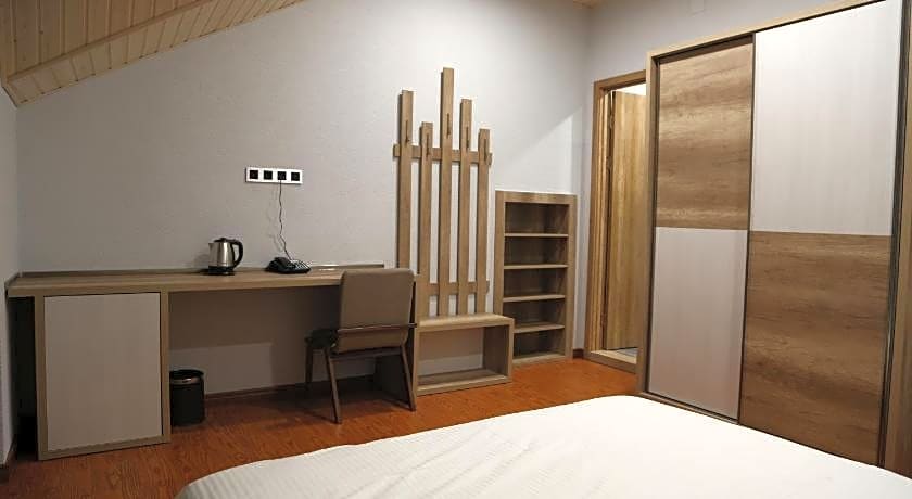 Ereto Hotel by SnowTime