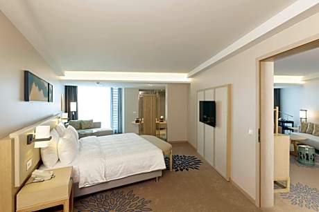 One Bedroom King Suite with View