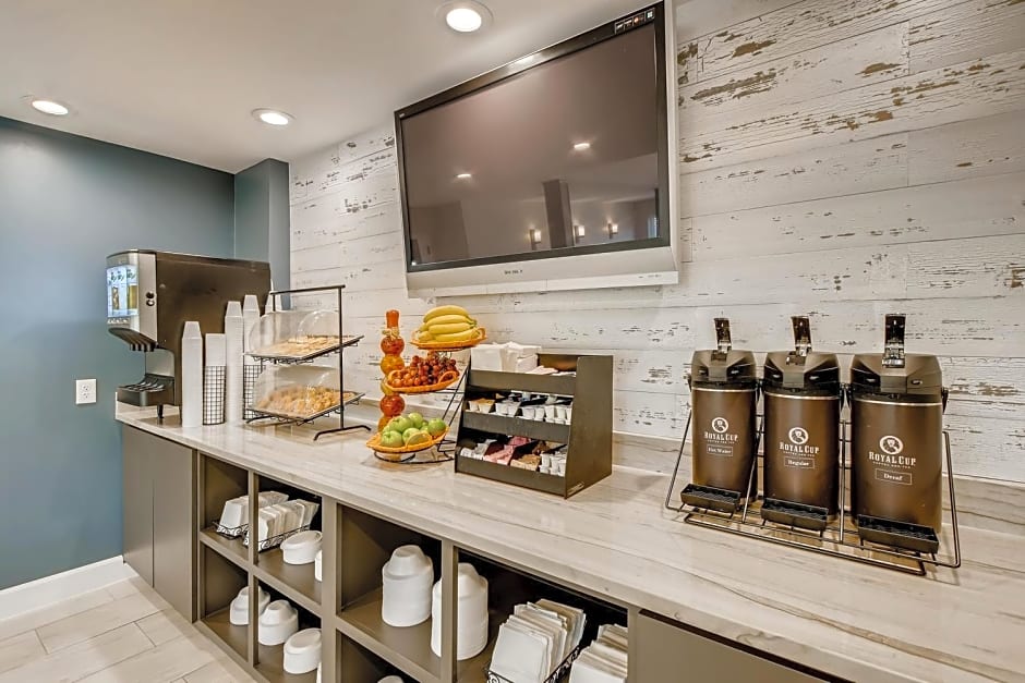 Orangewood Inn and Suites Midtown