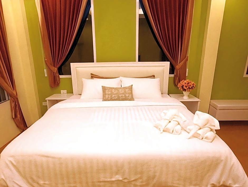 Banlomnow Hotel