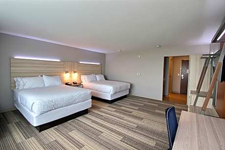 2 Queen Standard Extra Floor Space