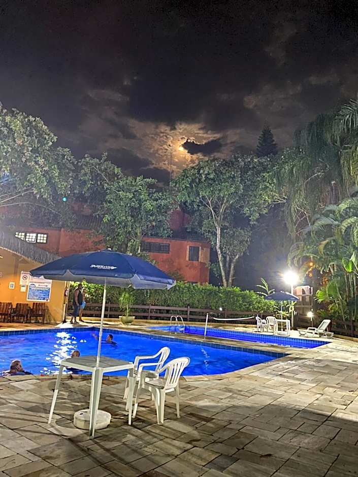 Flat estudio 110 Amarilis Riviera de São Lourenço, 03 piscina climatizada, serviço de hotelaria, limpesa e troca de toalhas diária, carregador veiculo elétrico e servico de praia finais de semana WiFi 500