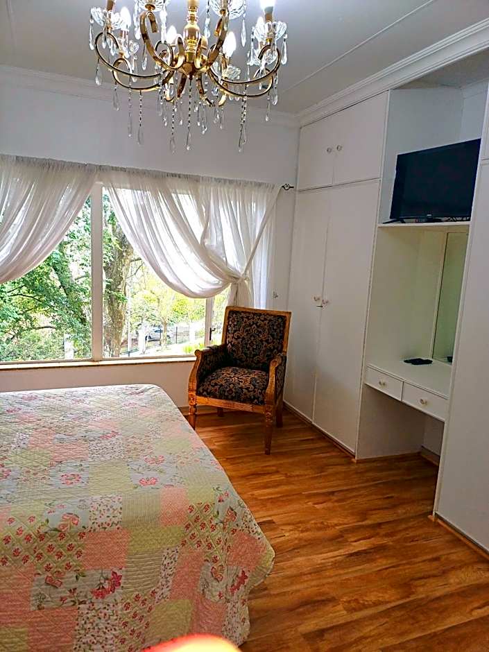 Photo 1 of 10 of Deluxe 1 Queen Bed