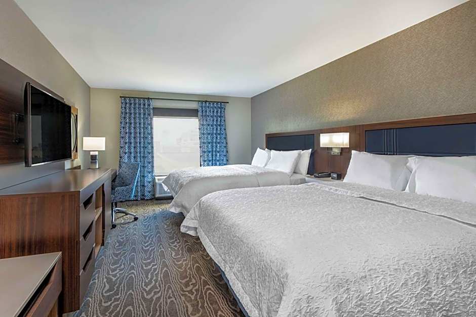 Hampton Inn By Hilton & Suites Fort Wayne Downtown