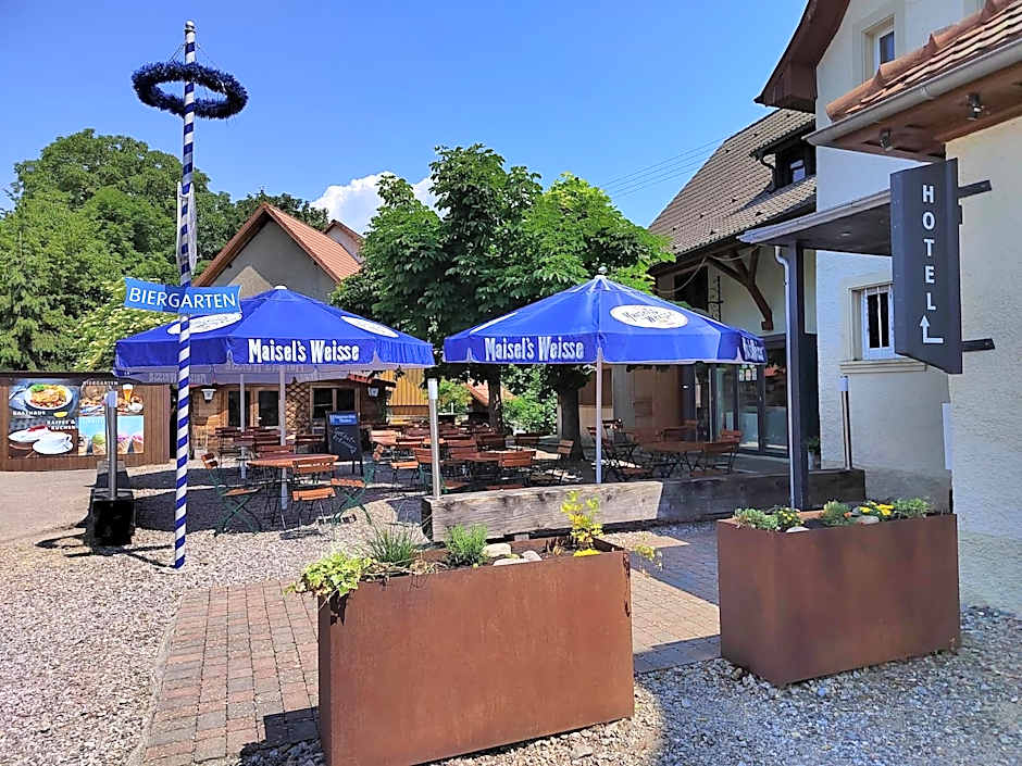 Hotel "Cafe Verkehrt" - Wellcome Motorbiker, Berufsleute und Reisende im Schwarzwald