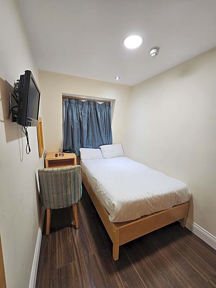 Cromwell International Hotel