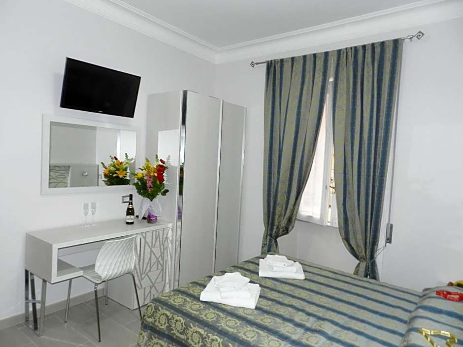Photo 1 of 4 of Triple Room