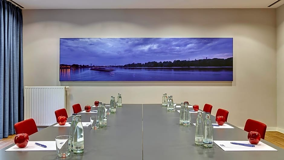 Holiday Inn Express Cologne Mülheim By IHG