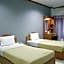 Dee Prom Hotel