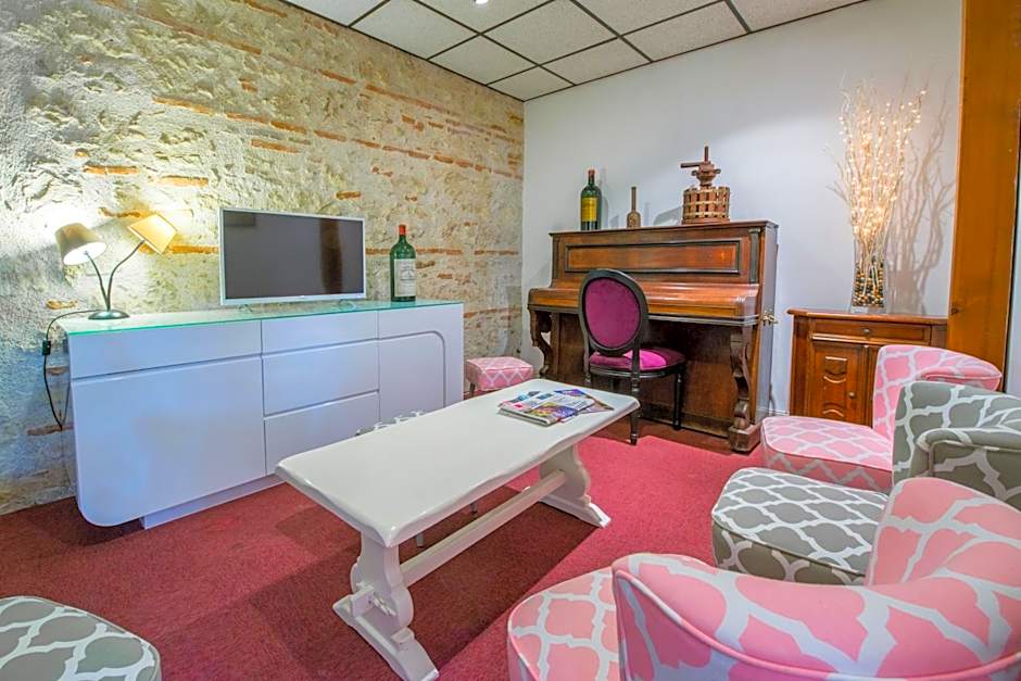 Logis Hotels - Au Colombier du Touron