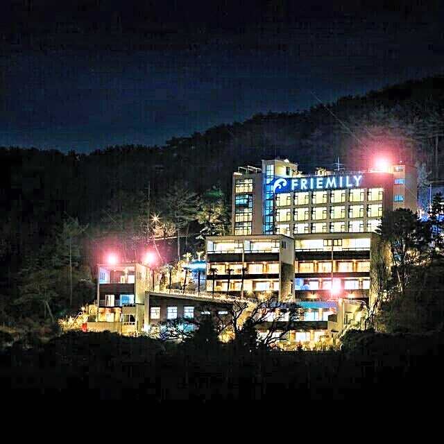 Friemily Pool Villa & Hotel