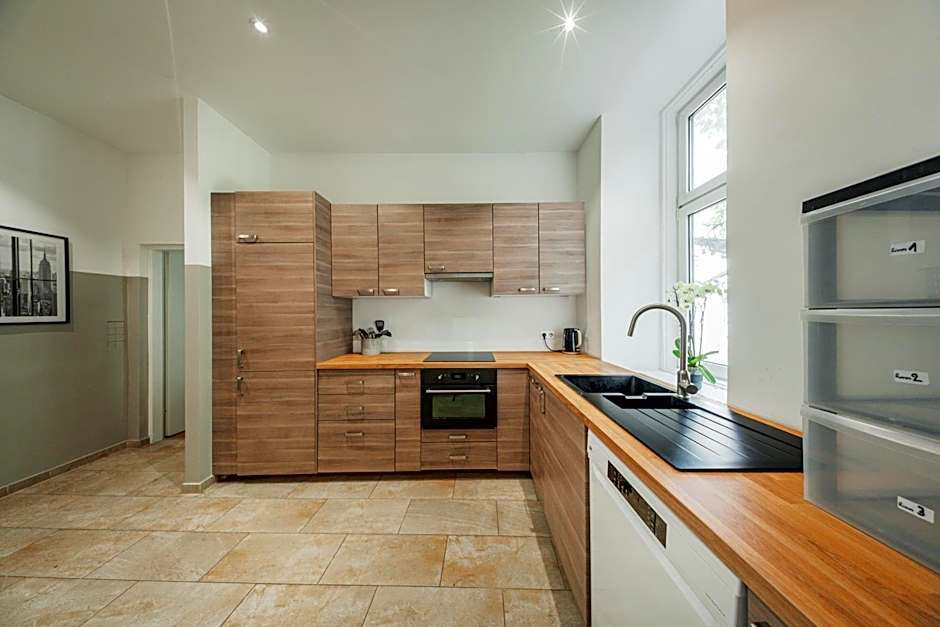 Nice Central City Room