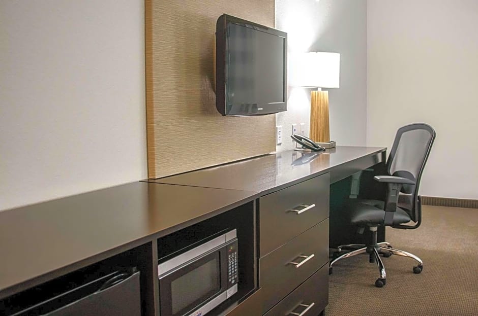 Sleep Inn & Suites Center