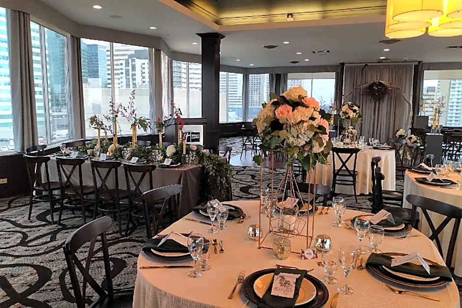 Holiday Inn Express Edmonton Downtown By IHG