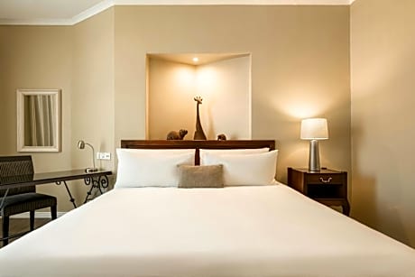 Larger Guest room, 1 King