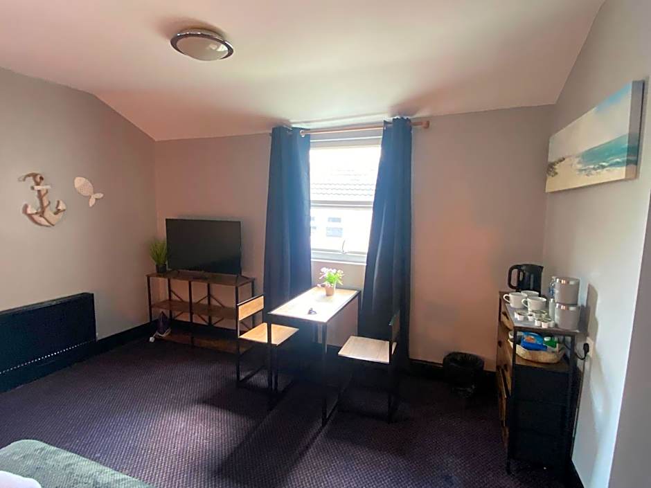 Bay view rooms at Mentone Hotel