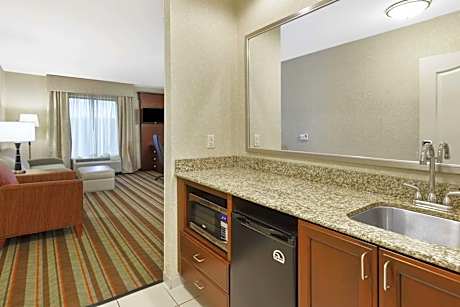 Queen Studio Suite with Two Queen Beds - Non-Smoking