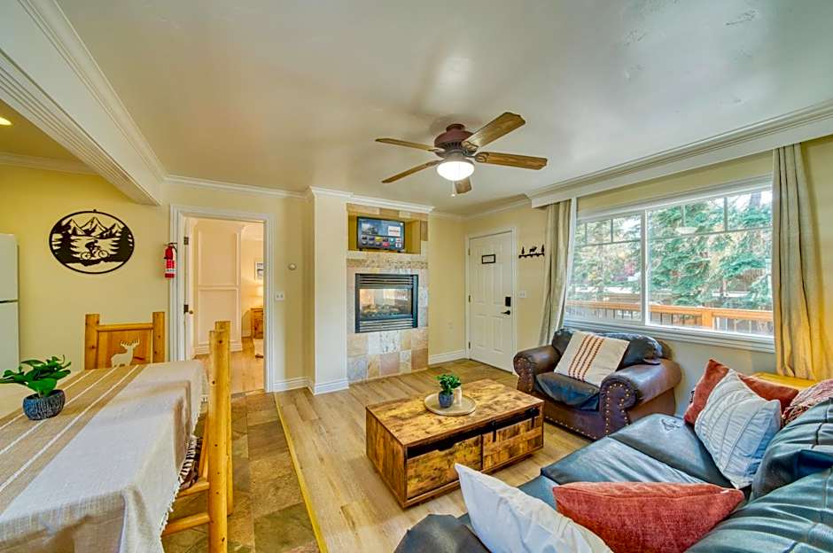 Moose and Maple Lodge