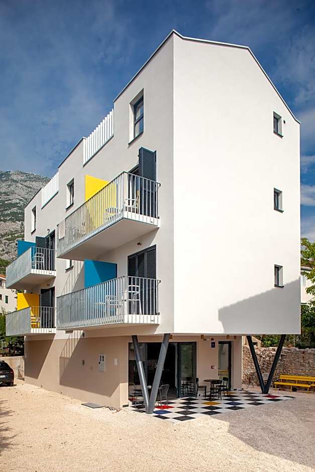 SUBTUB Hostel Makarska