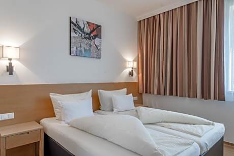 Four-Bedroom Apartment with Terrace