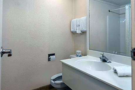Standard King Room - Non-Smoking