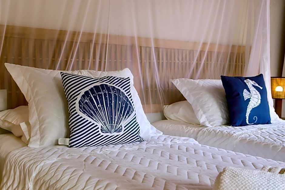 Boate, Beach Tennis & bangalôs STAFF Completo