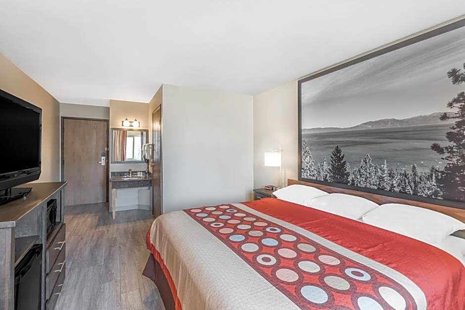 Super 8 by Wyndham Redding